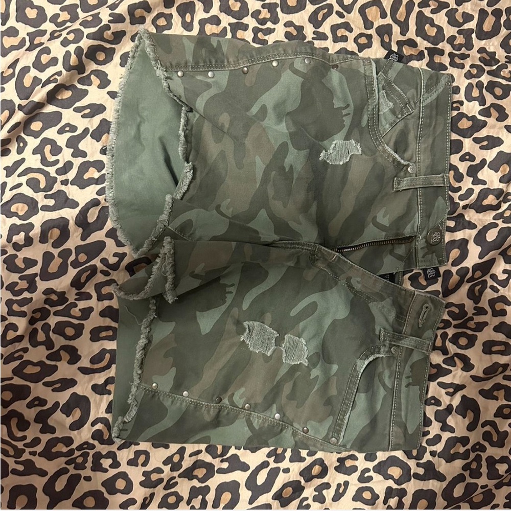 Camo short shorts
